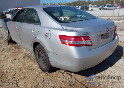 2010 Toyota Camry z USA, uszkodzony, nr VIN 4T1BF3EK7AU103425